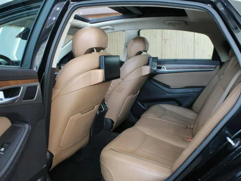 2016 Hyundai Genesis ROYAL 5.0 V8 Cylinders Engine Black Tan SUV AWD