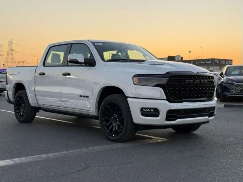 2025 RAM 1500 LIMITED 3.0L 6 Cylinder TWIN TURBO ESS White Black