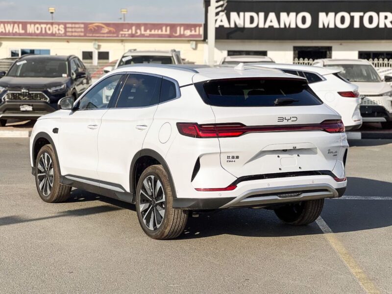 2025 BYD Song Plus Luxury DM-i 1.5L 4 Cylinder Petrol Engine White SUV