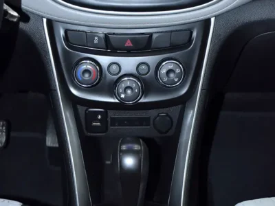 2019 Chevrolet Trax LT 4 Cylinder Petrol Engine Beige Grey Crossover GCC