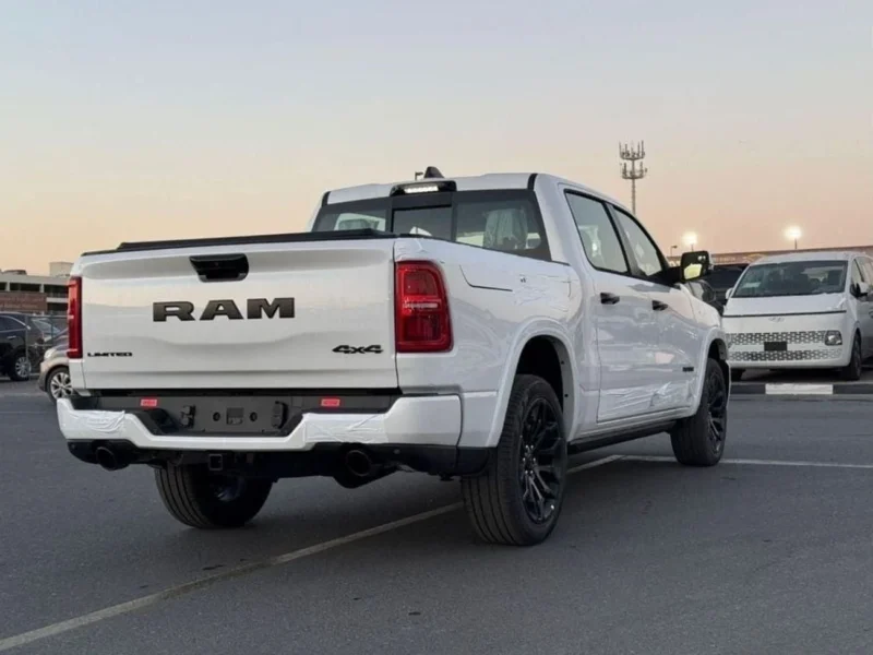 2025 RAM 1500 LIMITED 3.0L 6 Cylinder TWIN TURBO ESS White Black