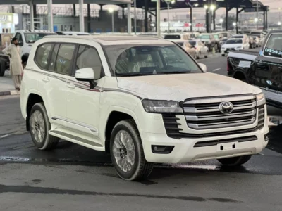 2026 Toyota Land Cruiser LC300 GXR 4.0L 6 Cylinder Petrol Engine White Beige SUV