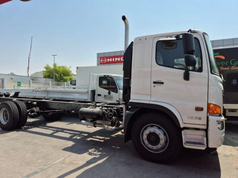 2025 Hino 500 HINO 500 1625 10ton 6 Cylinder Diesel Engine White Black Truck