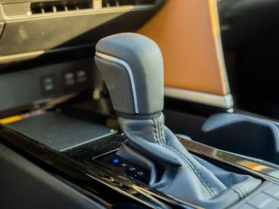 2026 Toyota Camry Lumiere 2.5L HEV Hybrid Inline-4 Full option White Tan Sedan