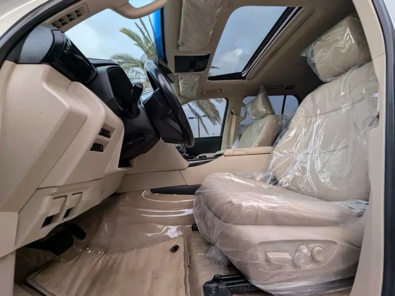 2022 TOYOTA LAND CRUISER DIESEL 6 Cylinders TWIN TURBO GXR White Beige SUV