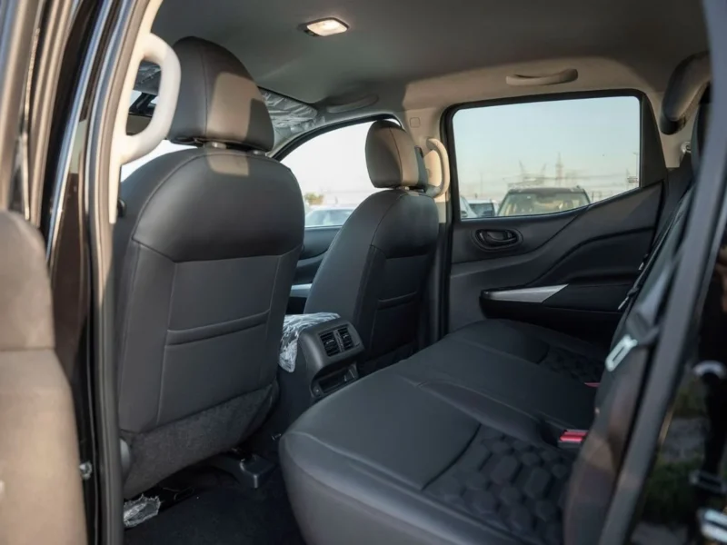 2025 Nissan Navara LE 2.5L 4 Cylinders Petrol Manual Black Pick Up Truck GCC