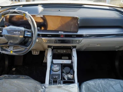 2026 Kia Sorento 3.5-liter 6 Cylinder Petrol Engine White Beige SUV GCC Specs