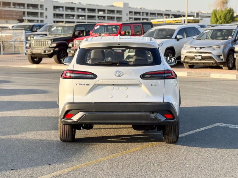 2025 TOYOTA FRONTLANDER HEV 2.0 Litres 4 Cylinders Engine White Black Sedan