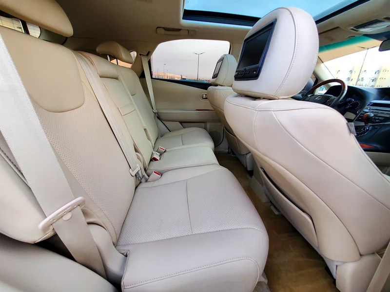 2009 Lexus RX-Series RX350 V6 Engine 3.5 Litres White Beige SUV Full Option GCC