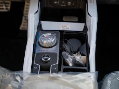 2026 Kia Sorento 3.5-liter 6 Cylinder Petrol Engine White Beige SUV GCC Specs