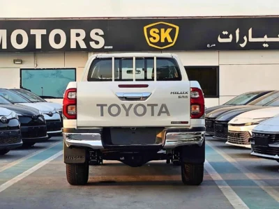 2025 Toyota Hilux SR5 WIDE BODY 2.4L DIESEL V4 AT White Black Pick Up Truck