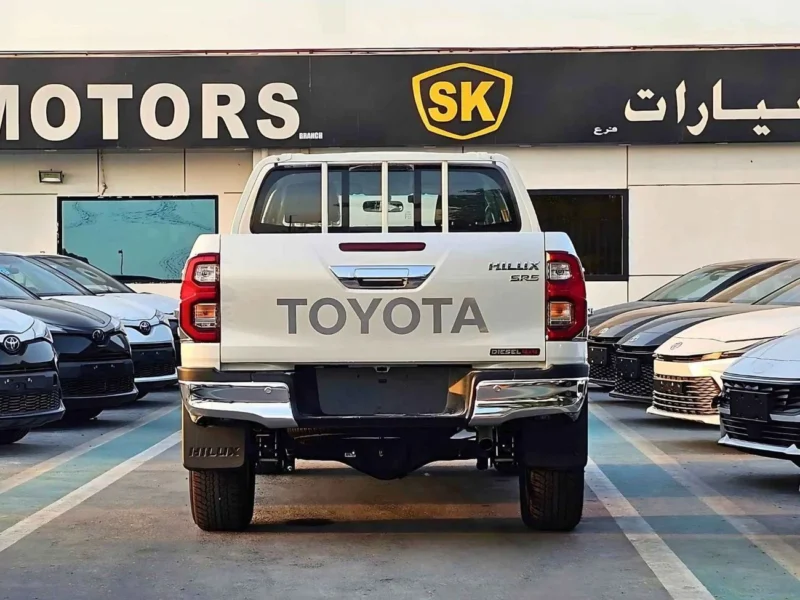 2025 Toyota Hilux SR5 WIDE BODY 2.4L DIESEL V4 AT White Black Pick Up Truck