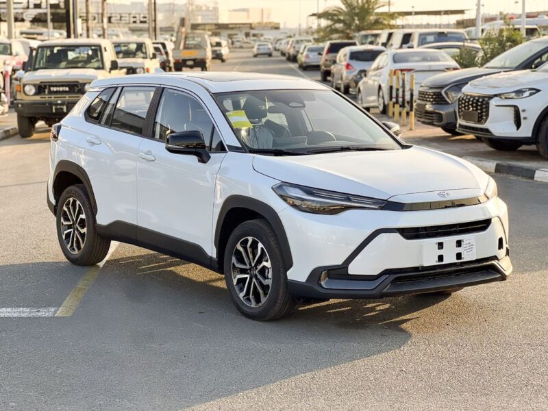 2025 TOYOTA FRONTLANDER HEV 2.0 Litres 4 Cylinders Engine White Black Sedan