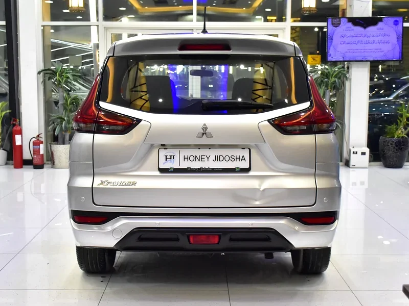 2022 Mitsubishi Xpander Medium Line 4 Cylinder Petrol Engine Silver Black Crossover