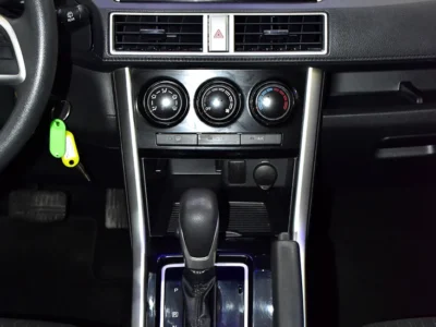 2022 Mitsubishi Xpander Medium Line 4 Cylinder Petrol Engine Silver Black Crossover