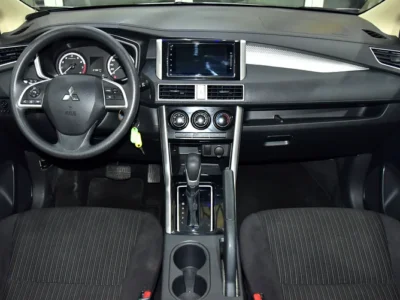 2022 Mitsubishi Xpander Medium Line 4 Cylinder Petrol Engine Silver Black Crossover