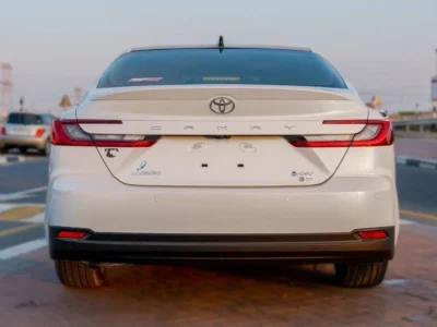 2026 Toyota Camry Lumiere 2.5L HEV Hybrid Inline-4 Full option White Tan Sedan