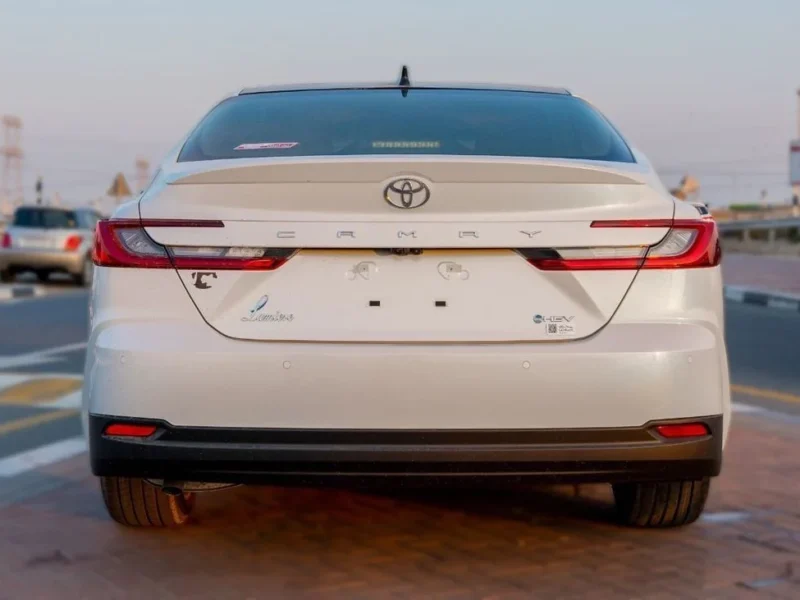2026 Toyota Camry Lumiere 2.5L HEV Hybrid Inline-4 Full option White Tan Sedan