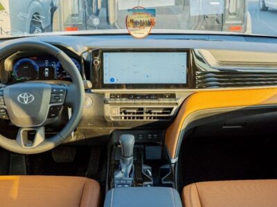 2026 Toyota Camry Lumiere 2.5L HEV Hybrid Inline-4 Full option White Tan Sedan