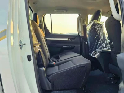 2025 Toyota Hilux SR5 WIDE BODY 2.4L DIESEL V4 AT White Black Pick Up Truck