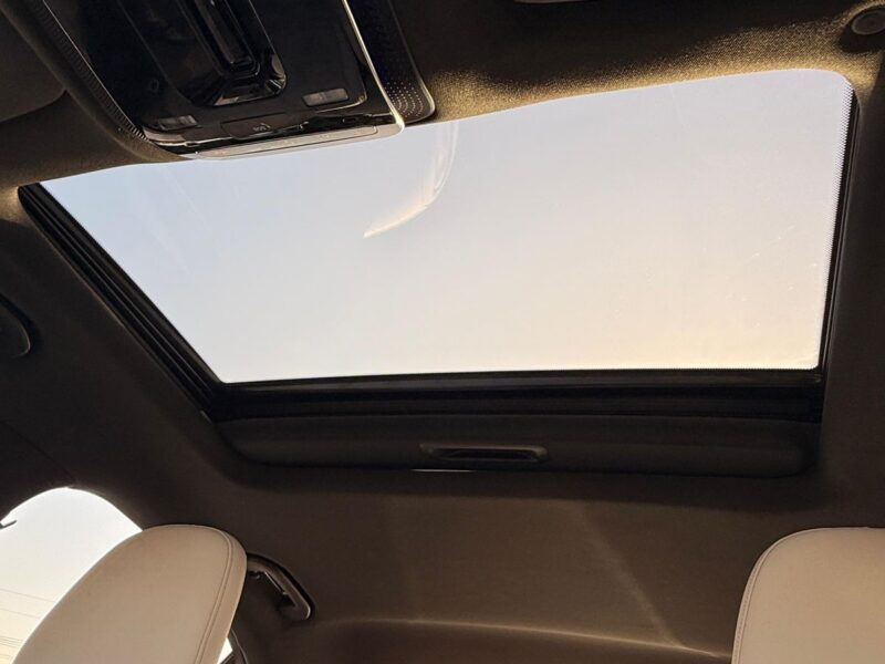 2025 MERCEDES-BENZ C 300 2.0 Litre V4 Engine Turbo White Sedan RWD