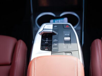 2025 BMW X2 2.0L TwinPower Turbo Inline 4-Cylinder Green Red SUV GCC Specs