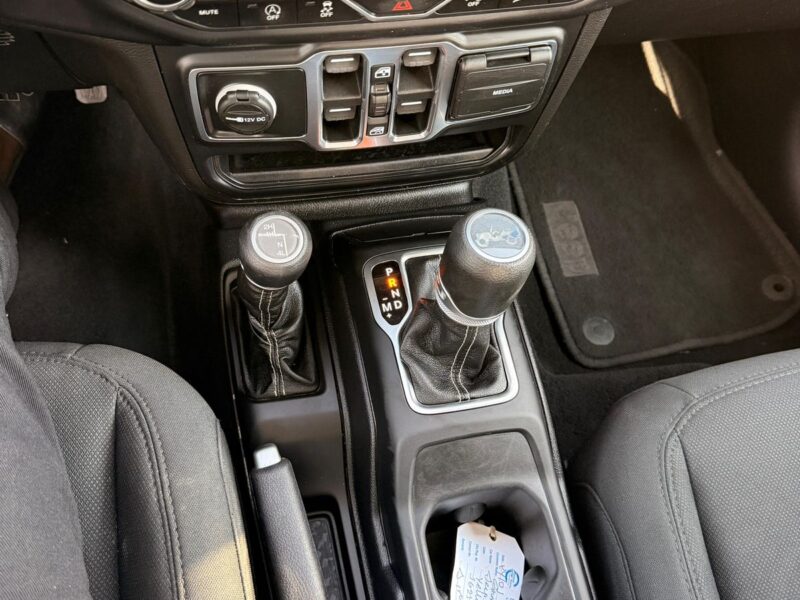 2020 Jeep Wrangler Unlimited Sahara 3.6L V6 4x4 Yellow Black SUV