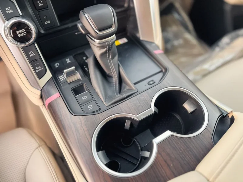 2026 Toyota Land Cruiser LC300 GXR 4.0L 6 Cylinder Petrol Engine Black Beige SUV