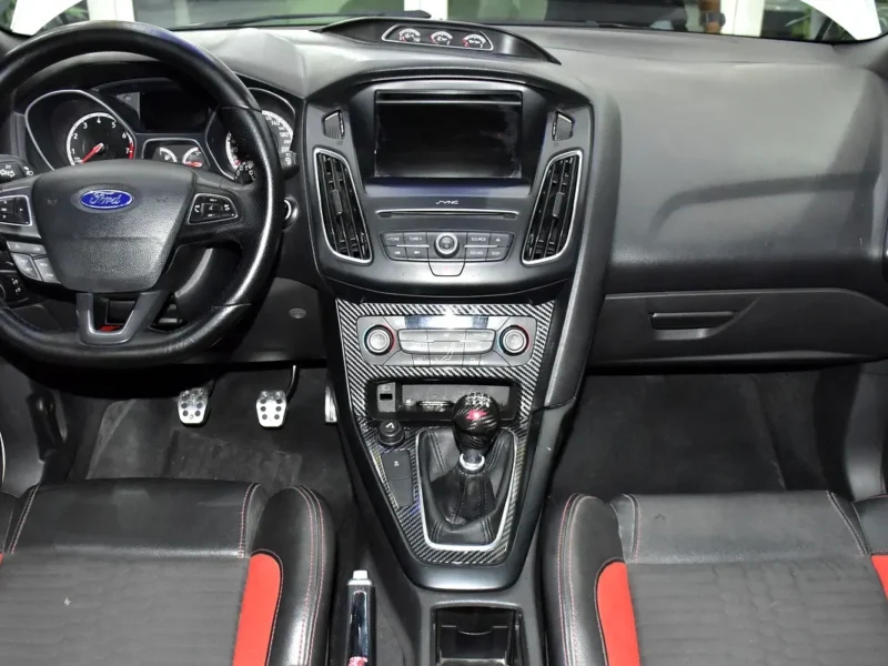 2017 Ford Focus ST 4 Cylinder Petrol Engine White Black Hatchback GCC