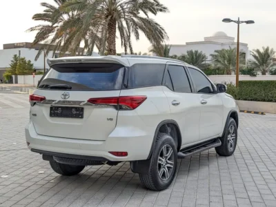 2020 TOYOTA FORTUNER GXR V6 4.0L GCC White Brown SUV GCC Specs
