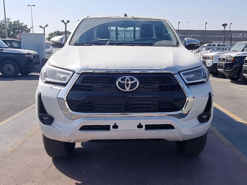 2025 TOYOTA HILUX 2.4L DIESEL DOUBLE CABIN 4X4 GLX White Black Pick UP