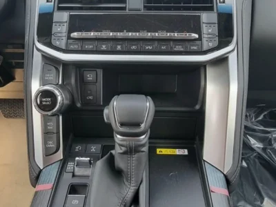 2025 TOYOTA LAND CRUISER 3.3L DIESEL VXR FULL OPTION Black Red SUV