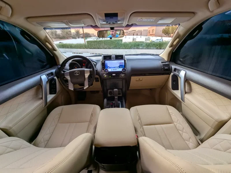 2017 TOYOTA PRADO GCC V4 2.7L White Beige SUV IN EXCELLENT CONDITION