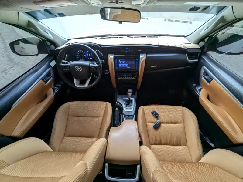 2020 TOYOTA FORTUNER GXR V6 4.0L GCC White Brown SUV GCC Specs