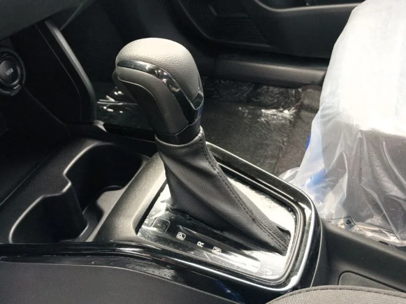 2025 Suzuki SWIFT GLX 1. 2 Litres 4 Cylinders Petrol Engine White Black Hatchback