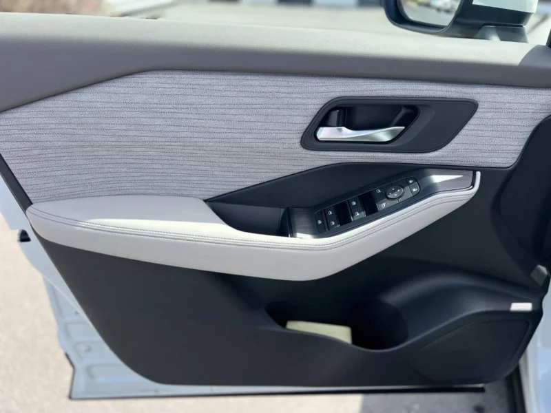 2026 Nissan X-Trail S 2.5 Litres 4 Cylinder Petrol Engine White Beige SUV FWD