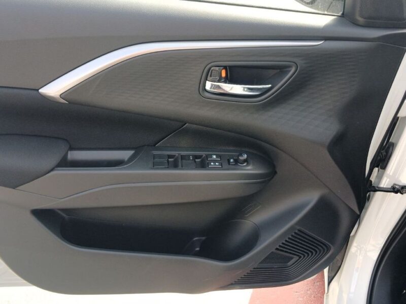 2025 Suzuki SWIFT GLX 1. 2 Litres 4 Cylinders Petrol Engine White Black Hatchback