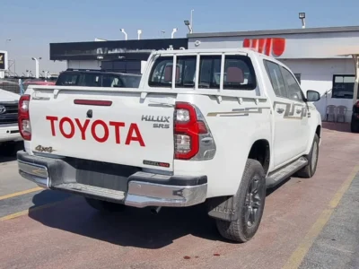 2025 TOYOTA HILUX 2.4L DIESEL DOUBLE CABIN 4X4 GLX White Black Pick UP