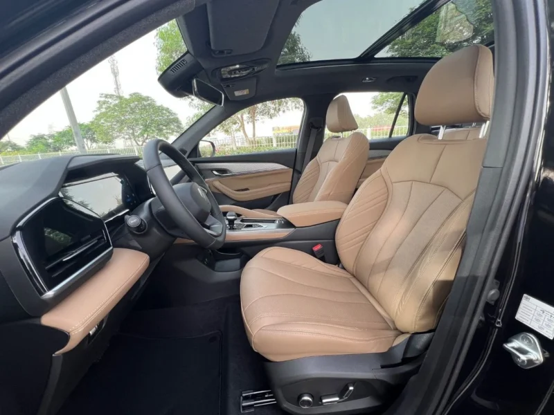 2026 Renault Koleos LE 2.5 Litres 4 Cylinders Petrol Engine Black Tan SUV 4x4