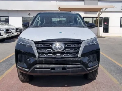 2026 TOYOTA FORTUNER 2.4L DIESEL 4X4 4 Cylinders Engine Black Beige SUV