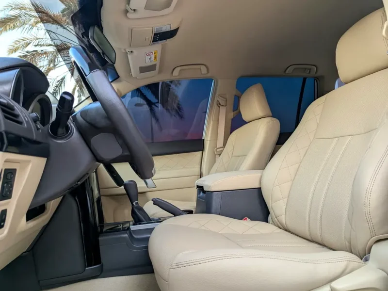 2017 TOYOTA PRADO GCC V4 2.7L White Beige SUV IN EXCELLENT CONDITION