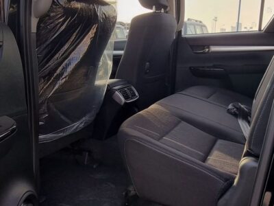 2025 TOYOTA HILUX 2.4L DIESEL DOUBLE CABIN 4X4 GLX White Black Pick UP