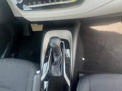 2023 TOYOTA COROLLA 1.6 Litres 4 Cylinders Petrol Engine White Beige Sedan