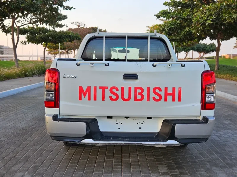 2022 Mitsubishi L200 Double Cabin 4X2 Premium Condition White Grey Pick UP