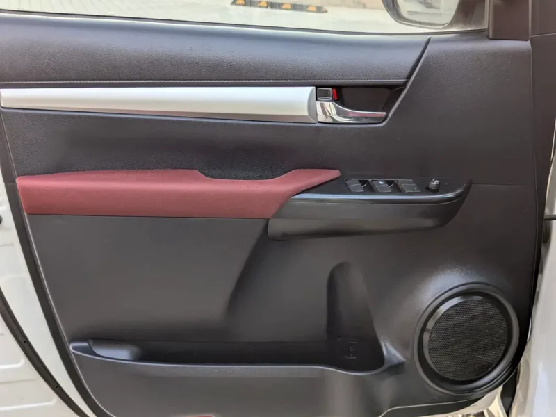 2019 Toyota Hilux Double Cab GLX AWD P 2.4 V4 DIESEL White Red Pick UP