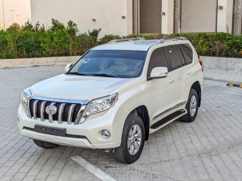 2017 TOYOTA PRADO GCC V4 2.7L White Beige SUV IN EXCELLENT CONDITION
