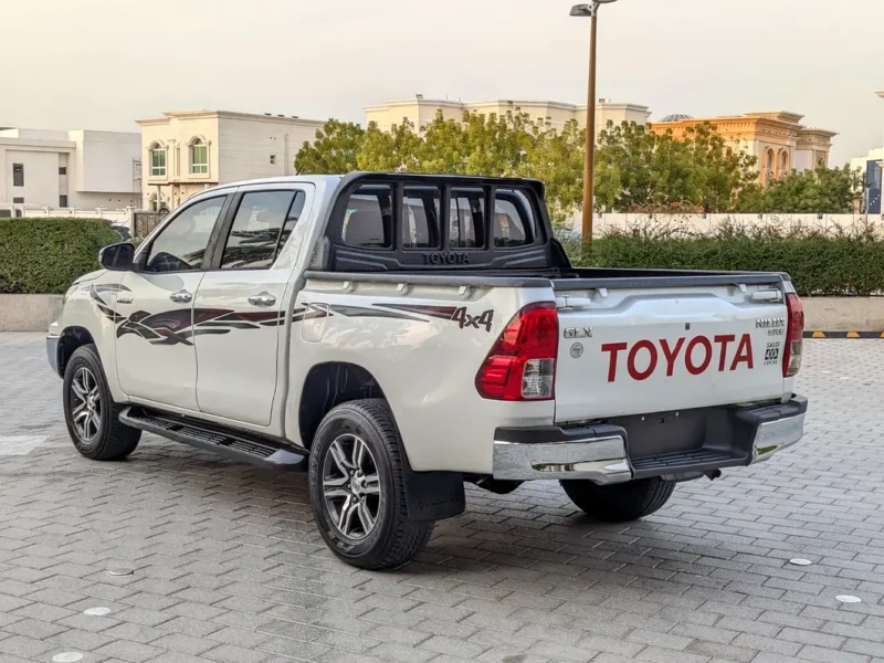 2019 Toyota Hilux Double Cab GLX AWD P 2.4 V4 DIESEL White Red Pick UP