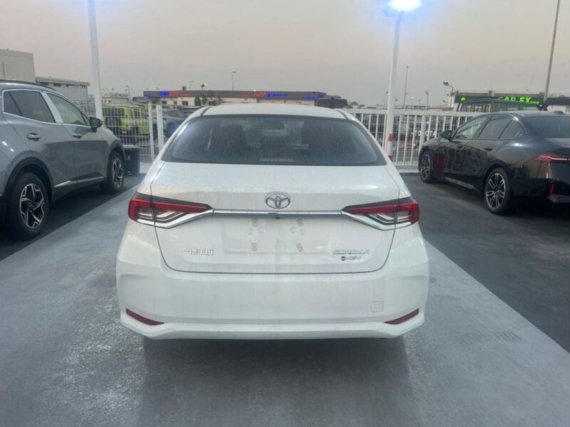 2024 TOYOTA COROLLA 1.8L HEV 4 Cylinders Engine White Black Sedan FWD