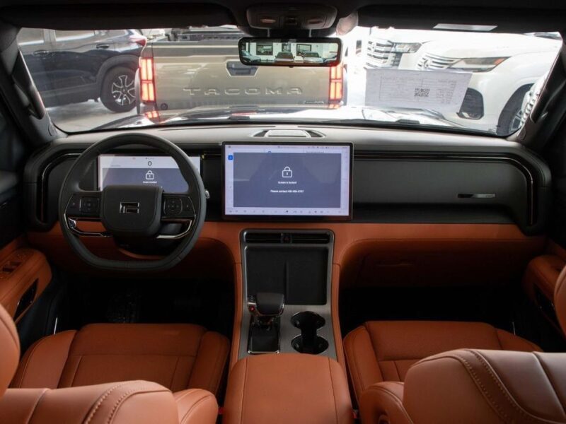 2025 ROX 01 VIP 7 seats 1.5L PLUG-IN Hybrid LONG RANGE Black Orange SUV