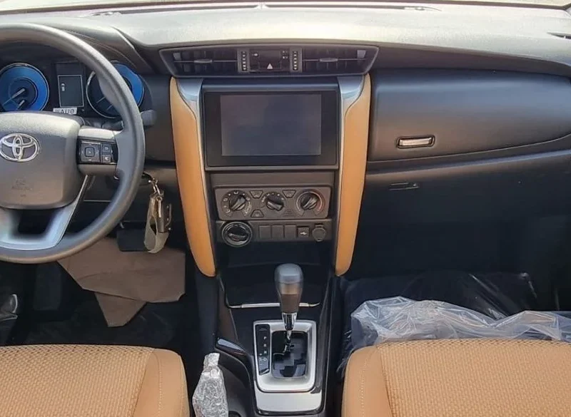 2026 TOYOTA FORTUNER 2.4L DIESEL 4X4 4 Cylinders Engine Black Beige SUV